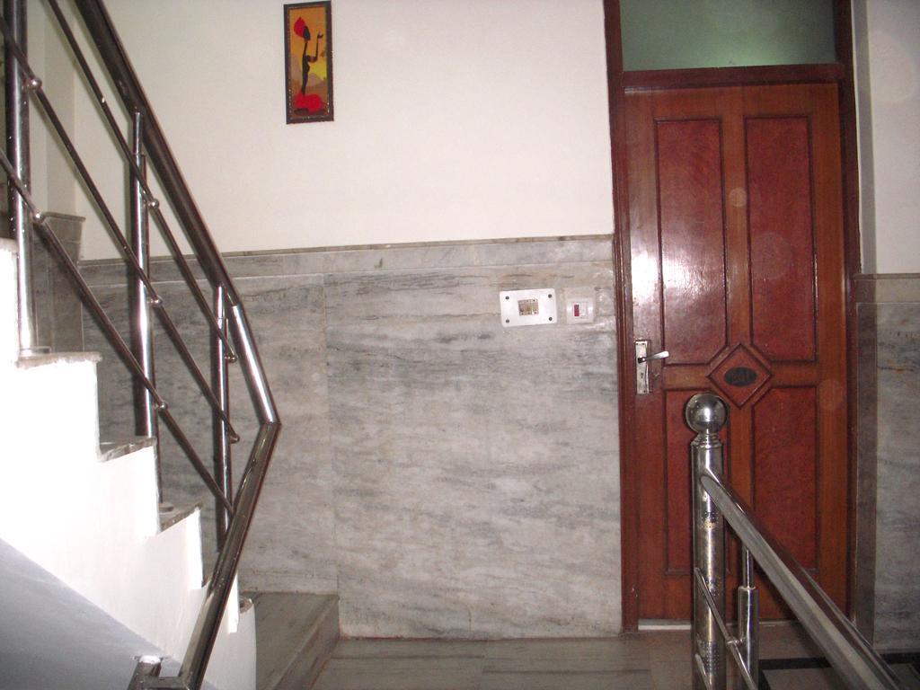 Hotel Tashkent Palace - Near New Delhi Railway Station Ngoại thất bức ảnh