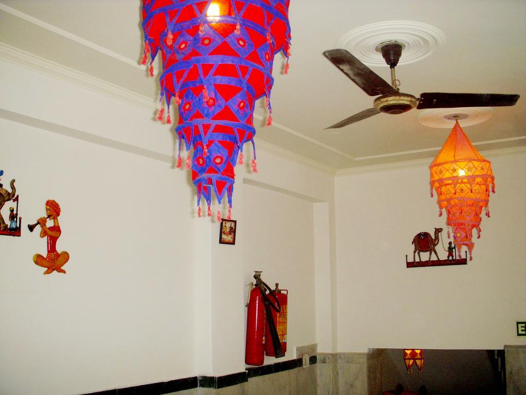 Hotel Tashkent Palace - Near New Delhi Railway Station Ngoại thất bức ảnh