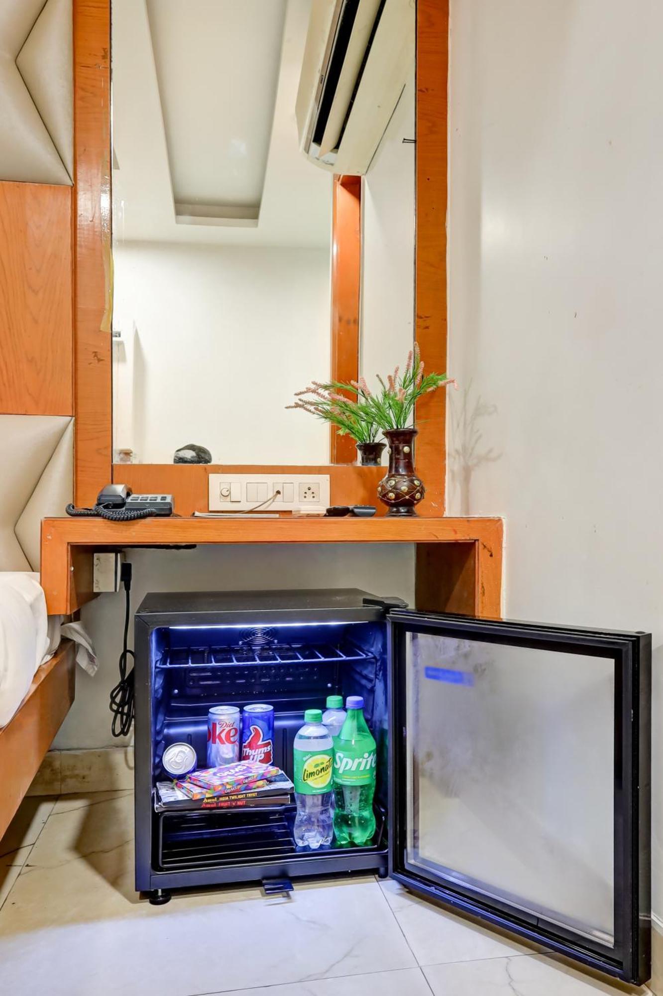 Hotel Tashkent Palace - Near New Delhi Railway Station Ngoại thất bức ảnh